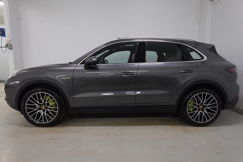 Bild 3 av Porsche Cayenne E-Hybrid PDLS+ PASM NightV Drag 1äg BOSE Soft C AdaptF