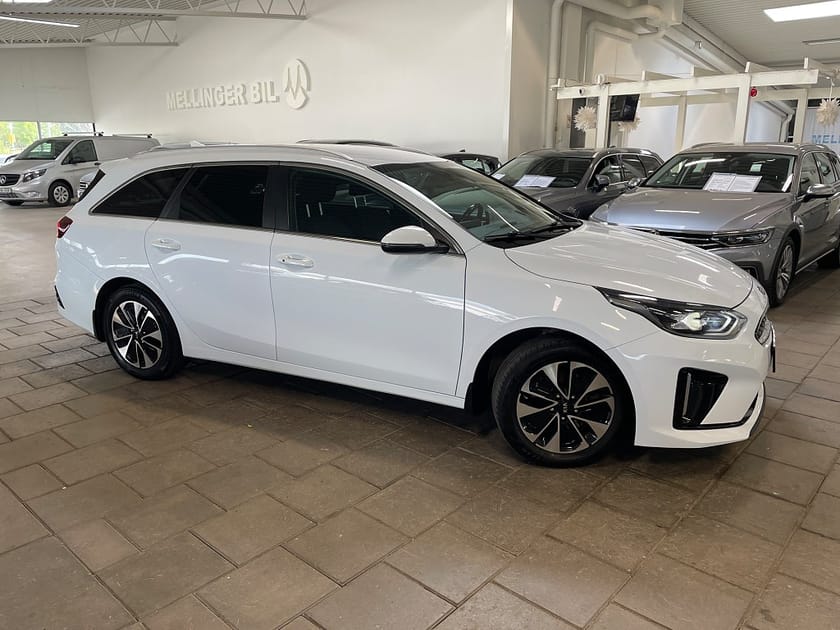 Bild 2 av Kia Ceed Sportswagon Plug-in Hybrid SW DCT 141hk Eu6 Advanced Drag B.kam