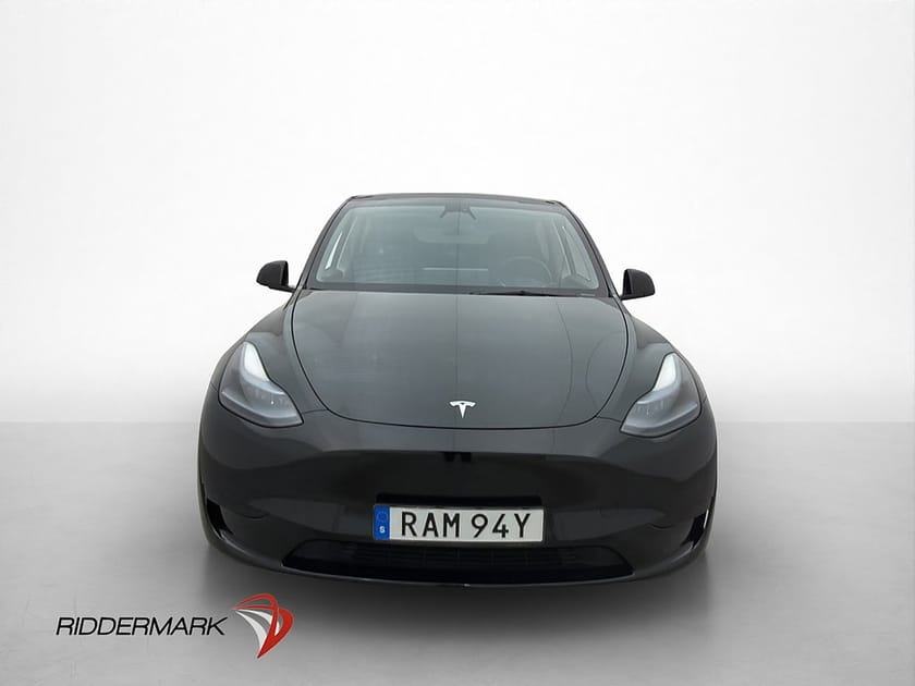Bild 3 av Tesla Model Y Standard Range RWD Pano Moms Kamera AP Skinn Navi
