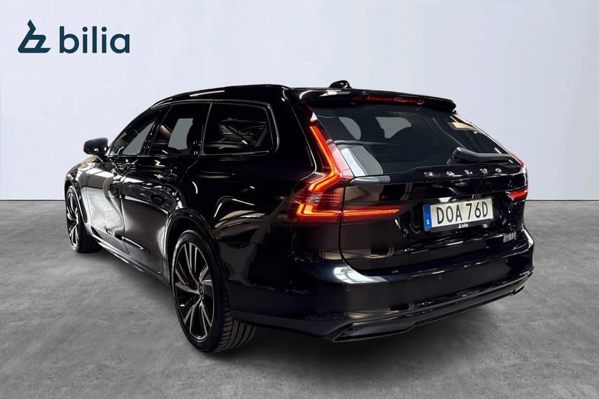 Bild 3 av Volvo V90 R-Design AWD Pano Plus Dark 360° Moms