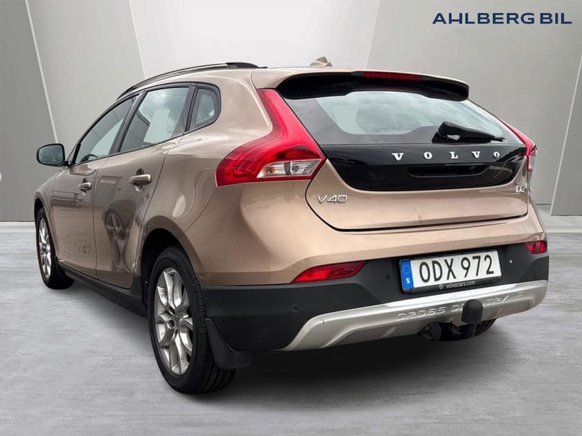 Bild 3 av Volvo V40 Cross Country D2 Business Adv Summum, Dragkrok, Adaptiv farthållare, Parkeringskamera bak, BLIS, LED, Förarstol elmanövrerad, Keyless
