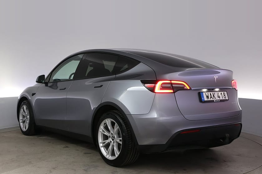 Bild 4 av Tesla Model Y Long Range AWD Autopilot Pano Drag