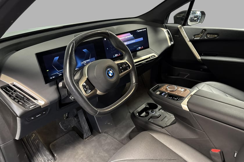 Bilde 5 av BMW iX xDrive50 Fully Charged, Soft-Close, H/K, MultiF. Laser