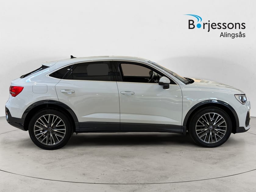 Bild 2 av Audi Q3 Sportback 35 TFSI 150hk Drag/Värmare/Kamera/Keyless