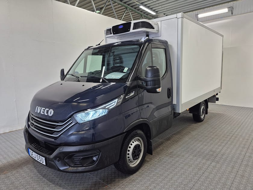 Bild 1 av Iveco Daily 35-140 Chassi Cab Kylbil med Påbyggt Skåp o Dörrar Nattkyla 2.3 JTD 136HK A
