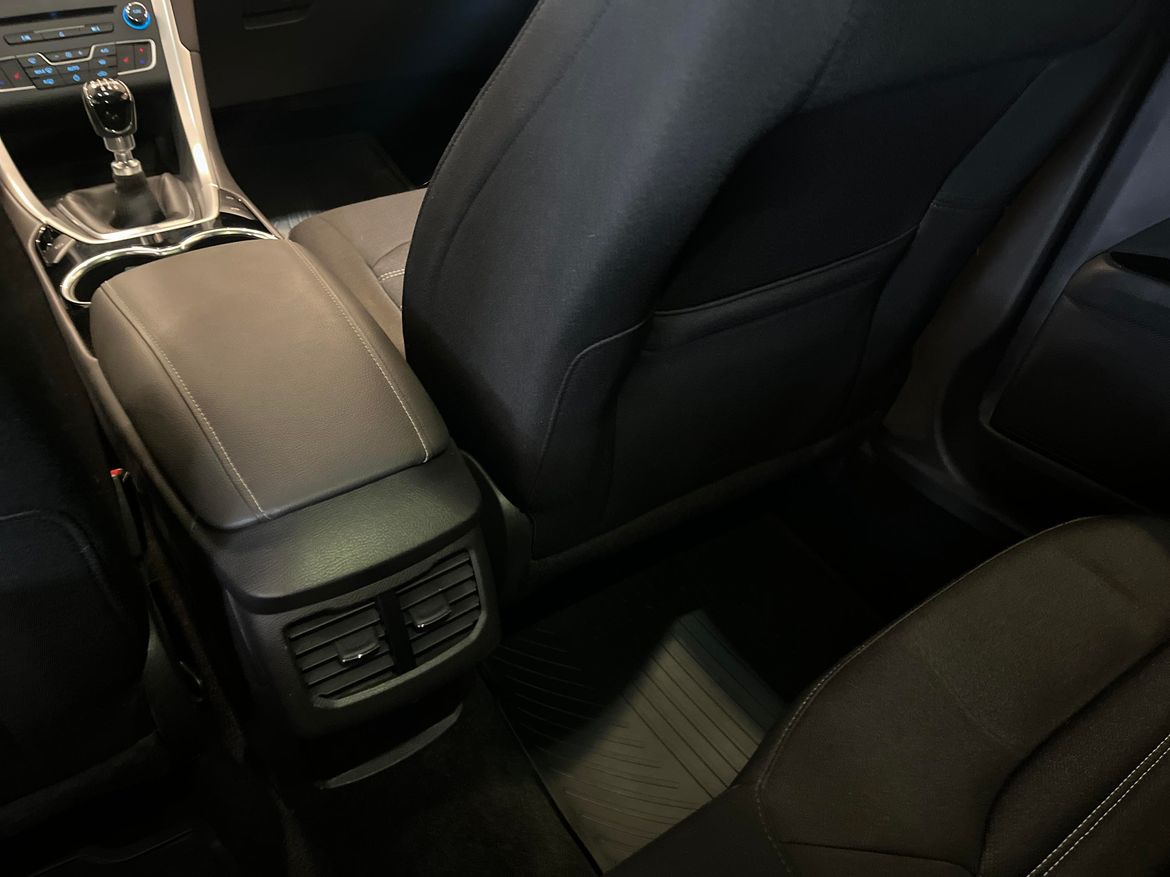 Ford Mondeo 2016 - miniatyr 13