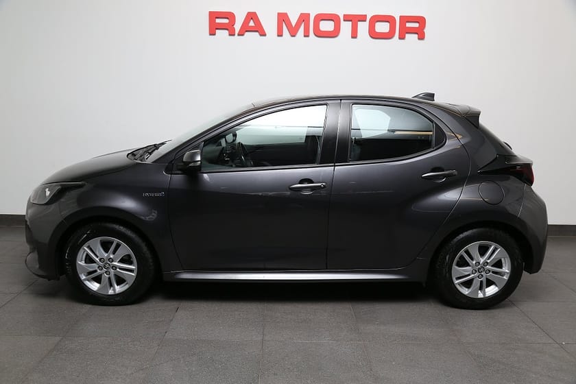 Bild 4 av Toyota Yaris Hybrid 1,5 VVT-i CVT Active Kamera 1ägare Motorvärmare