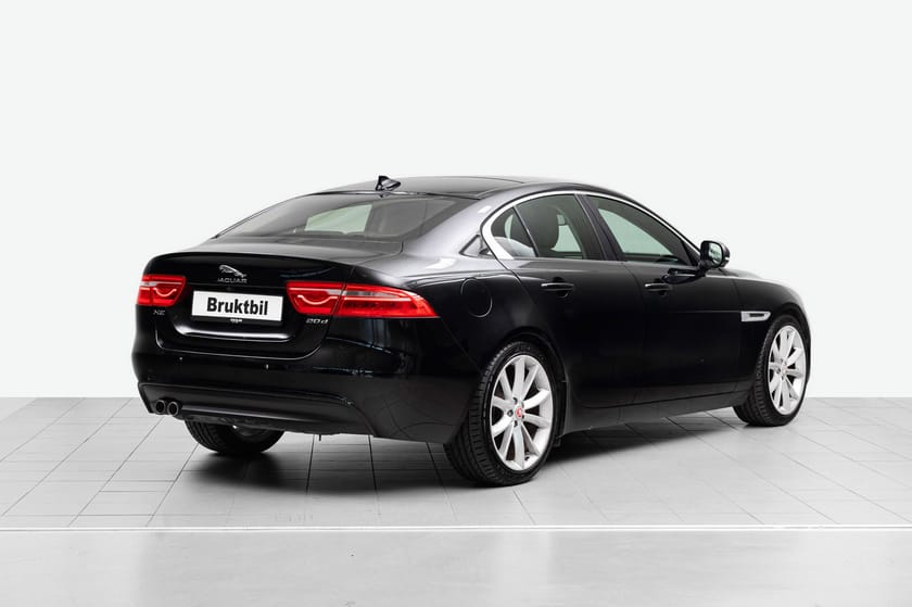 Bilde 3 av Jaguar XE 20d / Soltak / Ryggekamera/El.stoler/DAB/EU27++