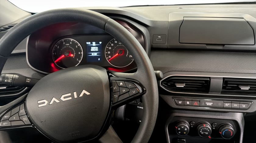 Bild 4 av Dacia Sandero ESSENTIAL TCE 90 4X2 MAN
