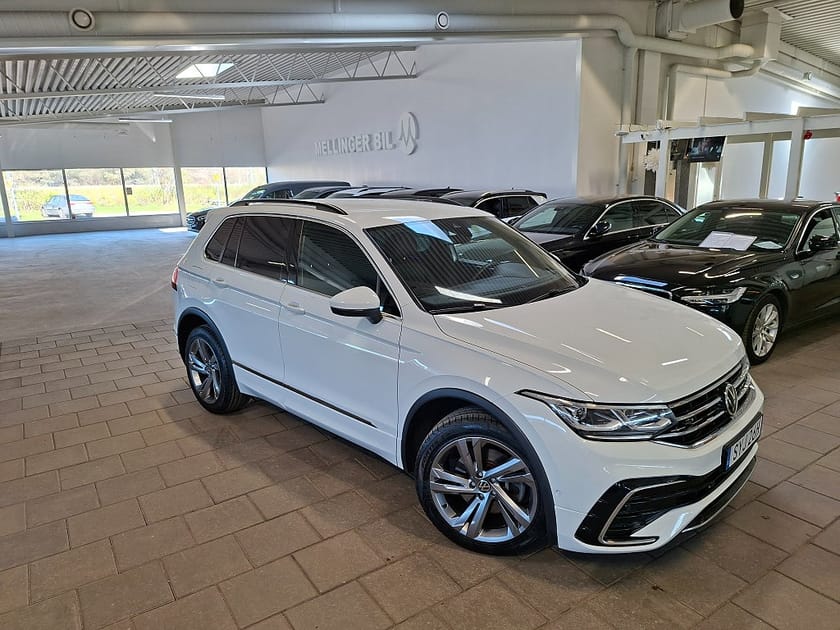 Bild 2 av Volkswagen Tiguan eHybrid R-Line 245hk Drag | Cockpit