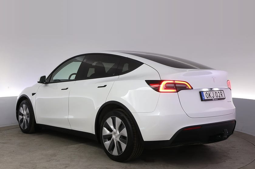 Bild 4 av Tesla Model Y Long Range AWD Autopilot Pano Drag