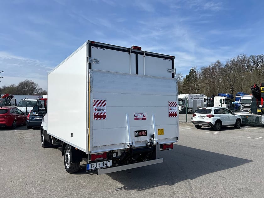 Bild 3 av Iveco Daily 35-140 Chassi Cab 35S14 Skåpbil Kyl/Frysbil Dag/Nattkyla Z-Lift