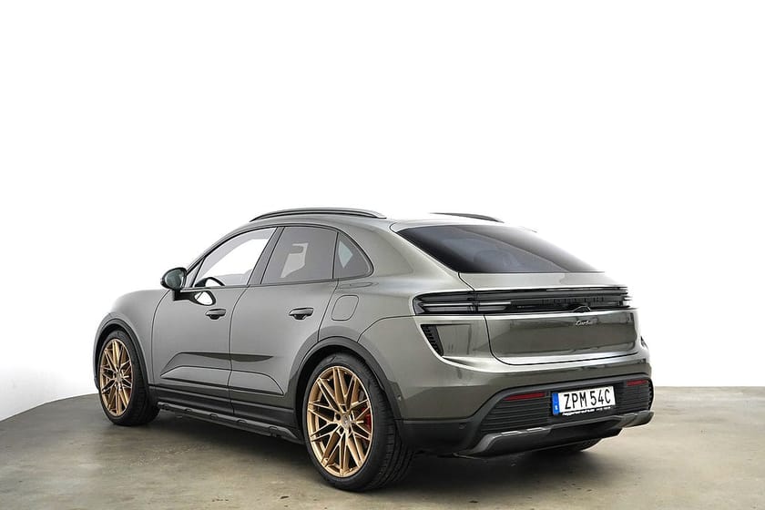 Bild 4 av Porsche Macan Turbo Electric / 585hk / Moms / Design / Matrix