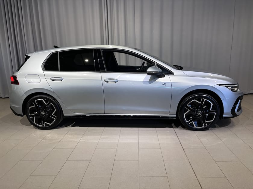 Bild 4 av Volkswagen Golf R-LINE 1,5 eTSI 150HK DSG, Drag