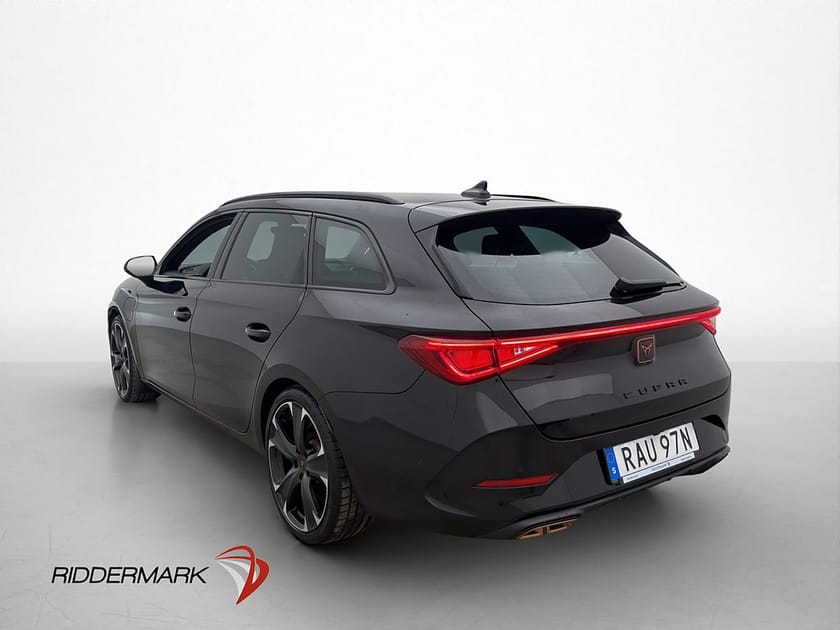 Bild 2 av CUPRA Leon Sportstourer e-Hybrid 245hk Cockpit Kamera 1Äga