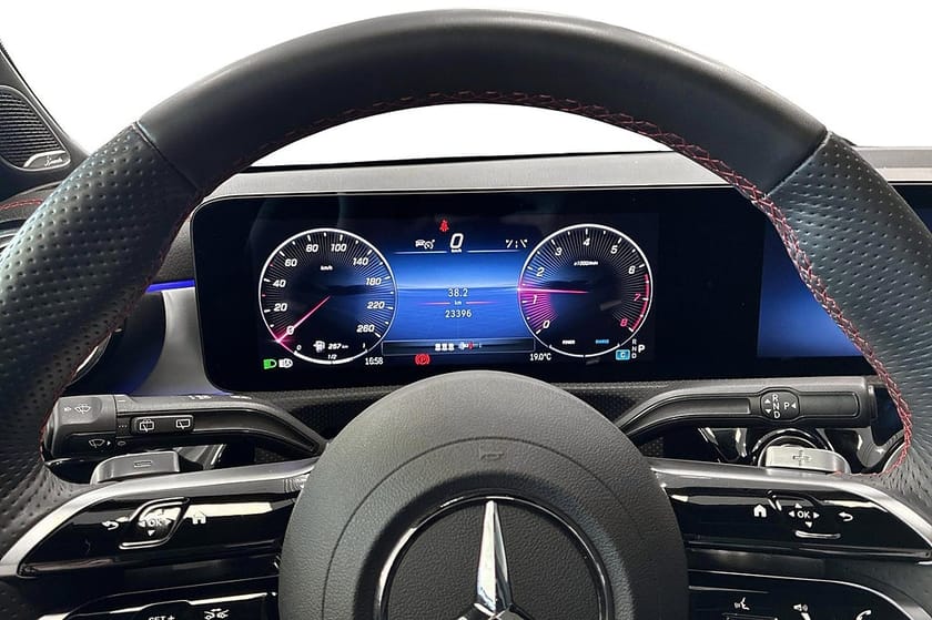 Bild 5 av Mercedes-Benz CLA 200 Shooting Brake SB AMG Line | Panorama | Burmester | Nightpack