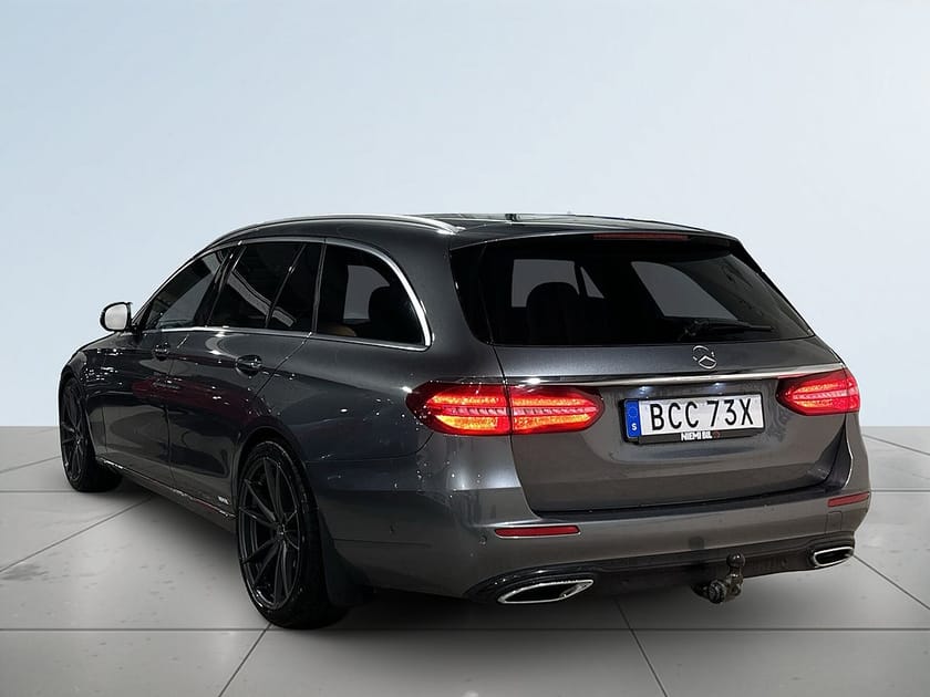 Bild 5 av Mercedes-Benz E 220 T d 4MATIC 9G Drag 360° Pvärm Kamera GPS SoV