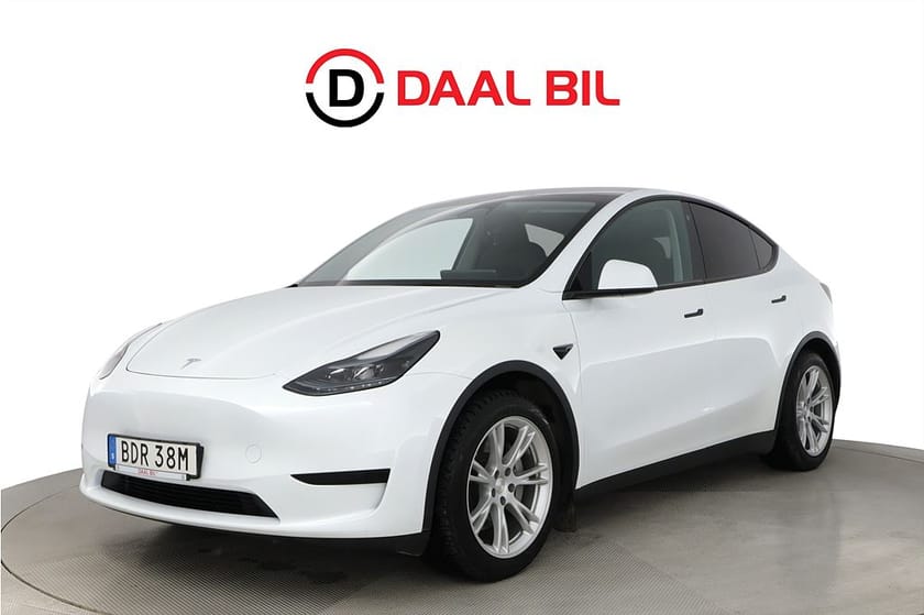 Bild 1 av Tesla Model Y Standard Range RWD 299HK P-VÄRM DRAG PANO AUTOPILOT