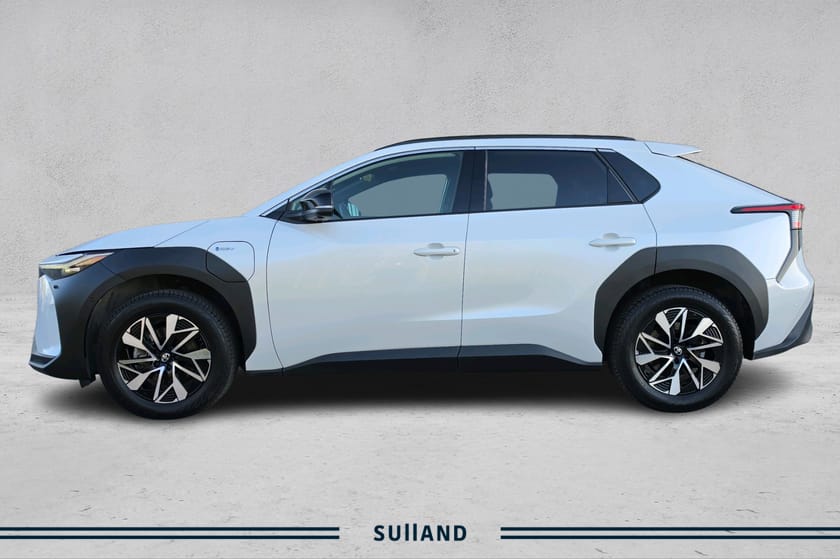 Bilde 2 av Toyota bZ4X Executive/AWD/R.kamera/Skinn/El.sete m/minne/Carplay++