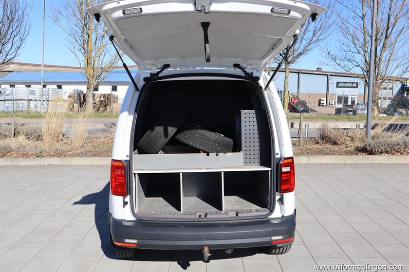 Bild 4 av Volkswagen Caddy Van 2.0 TDI 4Motion 150hk Aut Drag Skåpinred Park.värmare fjärr Svensksåld