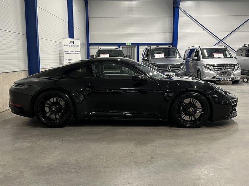 Bild 2 av Porsche 911 Carrera 4 GTS 2-seater 992 PDK 480 HK / Skalstolar / Leasebar /