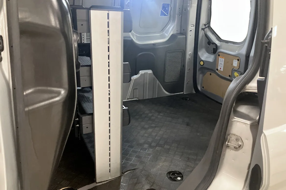 Ford Transit Connect 210