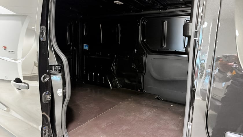 Bild 5 av Renault Trafic Skåpbil L2H1 NORDIC LINE DCI 170 AUTOMAT *DEMO