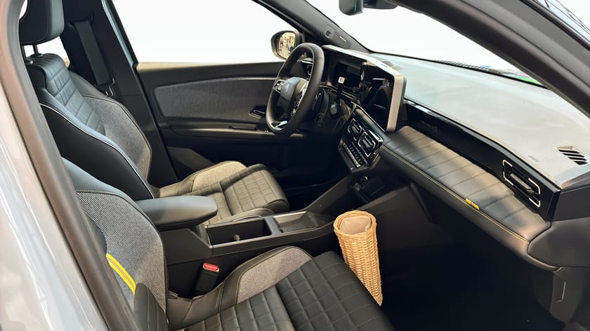 Bild 3 av Renault 4 E-Tech ELECTRIC ICONIC EV52 *Privatleasing fr 3390kr/mån*