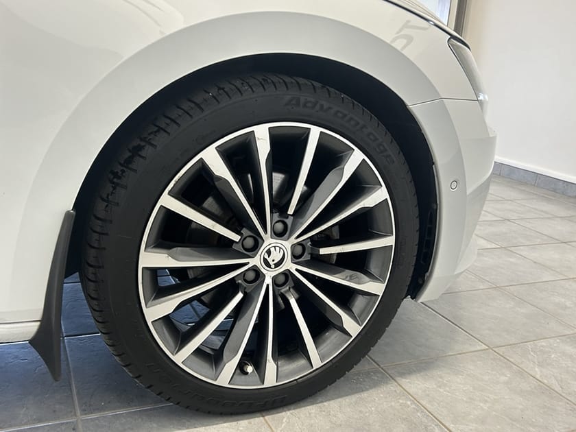 Bild 3 av Škoda Superb Kombi L&K 2.0 TDI 4x4 190hk Aut/drag