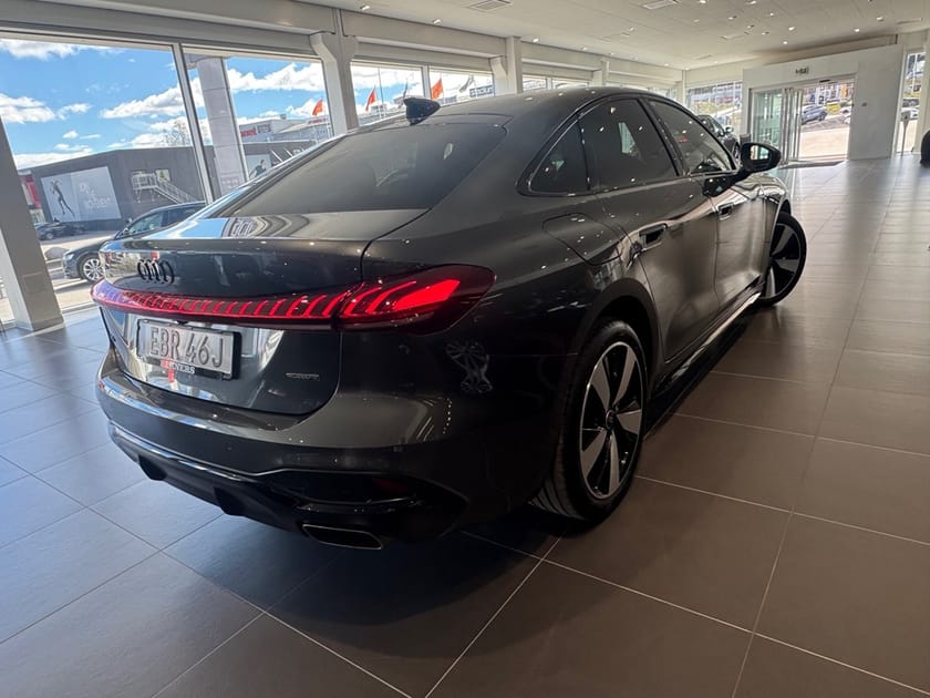 Bild 2 av Audi A5 Sedan e-hybrid quattro 220 KW S TRONIC