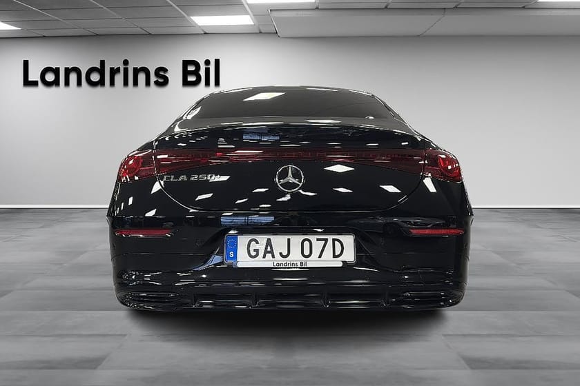 Bild 5 av Mercedes-Benz CLA 250+ AMG Night Premium Panorama Drag