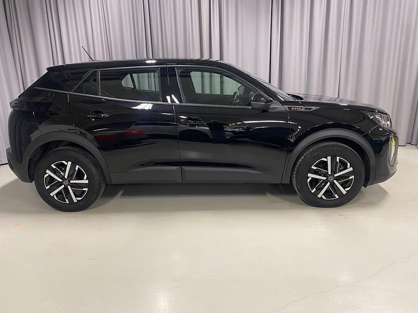 Bild 3 av Peugeot 2008 HYBRID 136 Style 145hk Automat CarPlay