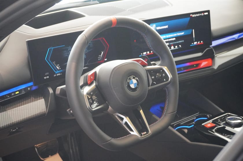 Bild 2 av BMW M5 Touring Drag Ultimate Pack DA Pro B W
