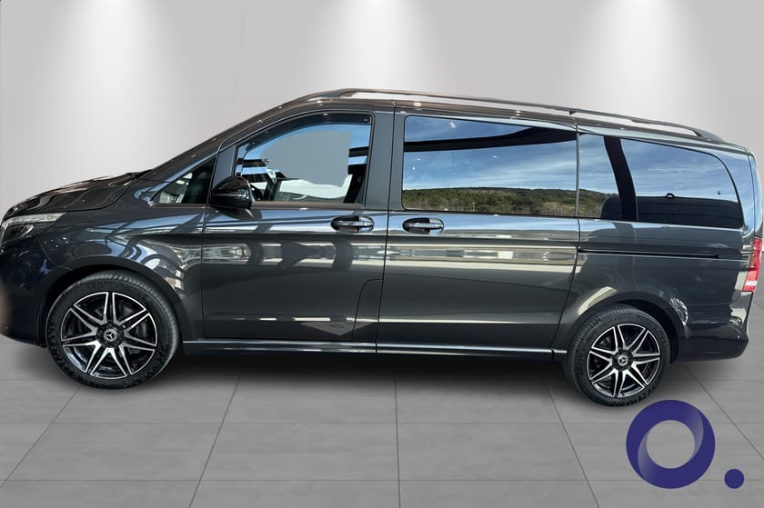 Bilde 3 av Mercedes-Benz V 250d 4MATIC 3.2t V250 AMG || Panorama || Airmatic || Burmester