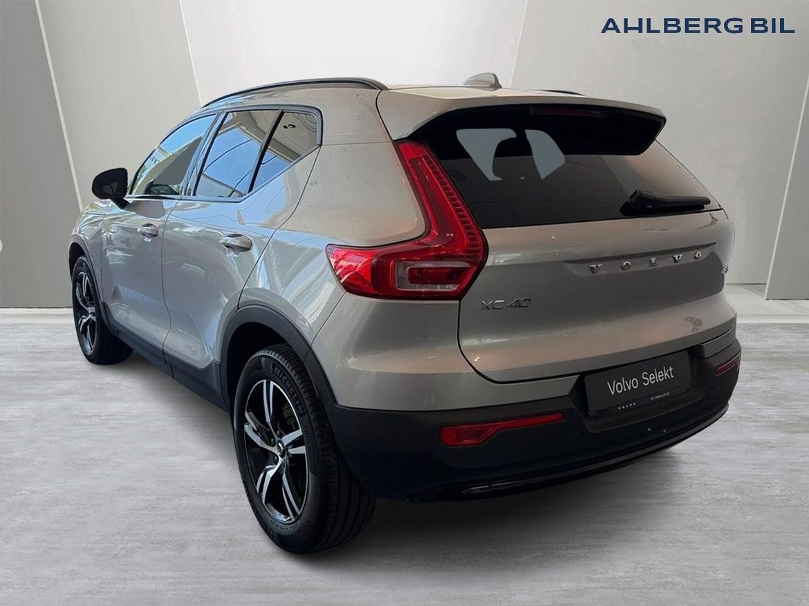 Volvo XC40 2025 - miniatyr 3