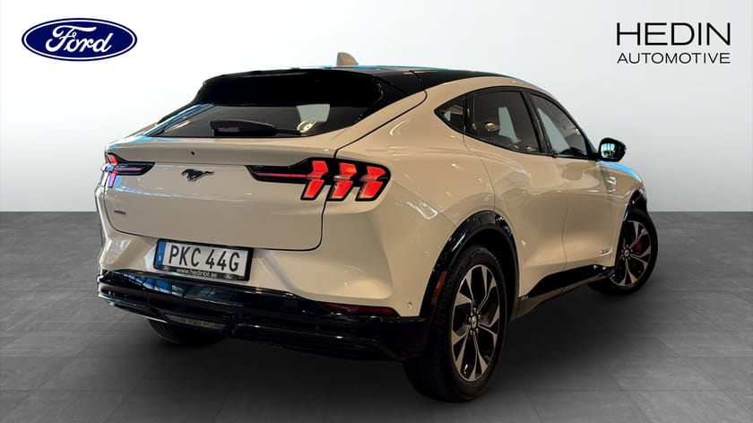 Bild 2 av Ford Mustang Mach-E Standard Range AWD 269hk | B&O | 360° | 19" | Carplay