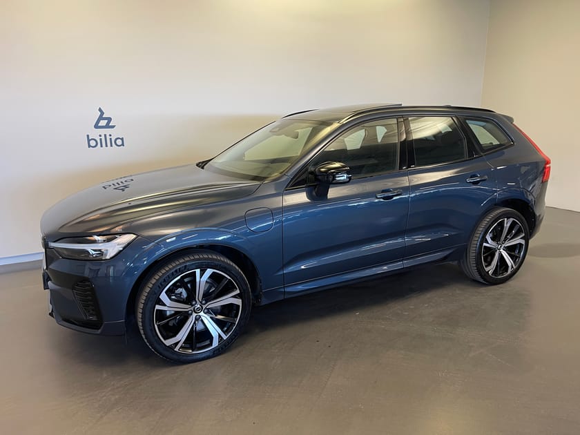 Bild 1 av Volvo XC60 Recharge T6 II Plus Dark Edition / Dragkrok / 21" hjul / Metallic /