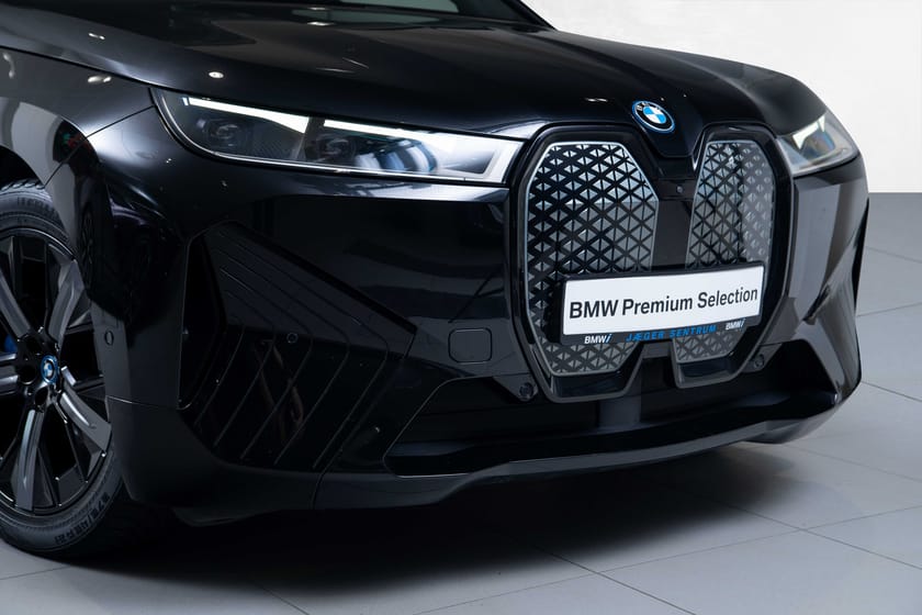 Bilde 2 av BMW iX xDrive40 Fully Charged Sportspakke H/K Krok Pano ACC
