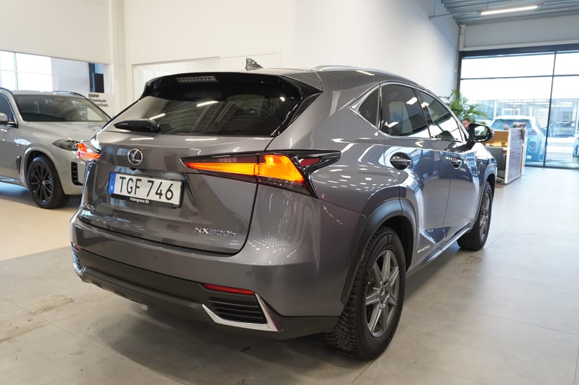 Bild 5 av Lexus NX 300h AWD Executive Lss Navi Drag Värmare Elstolar