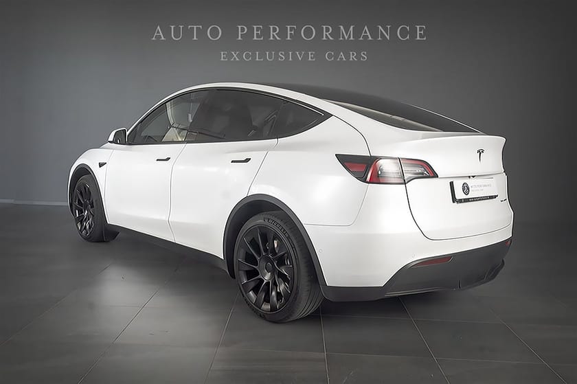Bild 3 av Tesla Model Y Long Range AWD Dragkrok / Hemleverans /