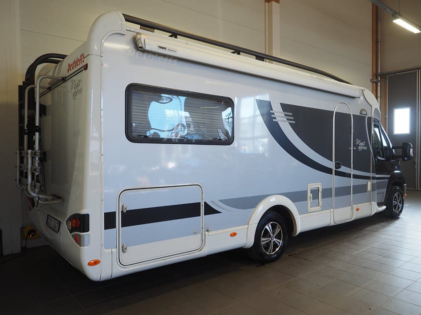 Bild 3 av Dethleffs Campervan Fiat Black Magic Edition Låga Långbäddar I ALDE I Solcell I BM T 001
