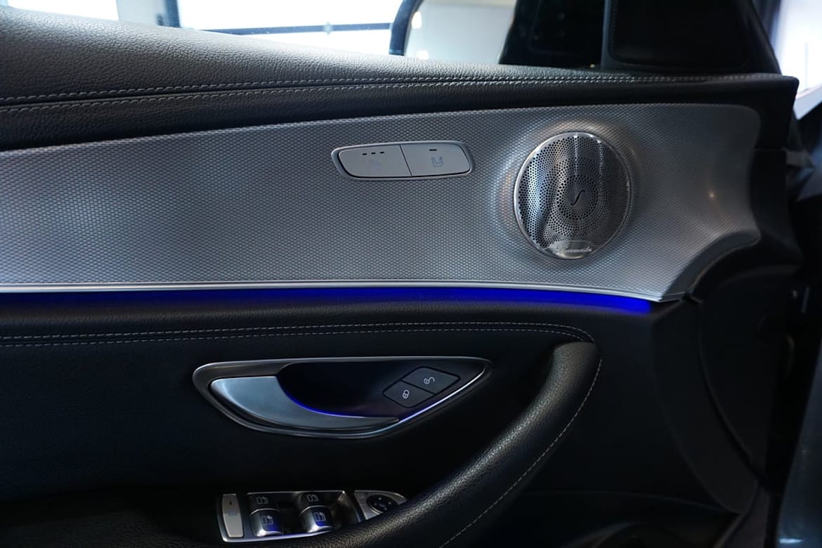 Mercedes-Benz E-Klass 2017 - miniatyr 11