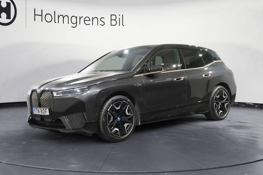 Bild 1 av BMW iX M60 Pano B W Soft Close Laser DAP Luftfjädring Drag
