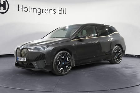 BMW iX M60 Pano B W Soft Close Laser DAP Luftfjädring Drag