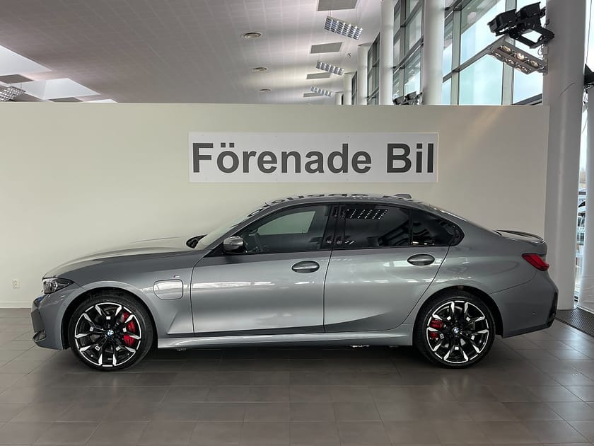 Bild 3 av BMW 330e xDrive Sedan 4,95 ränta M Sport Pro H/K Drag Rattvärme