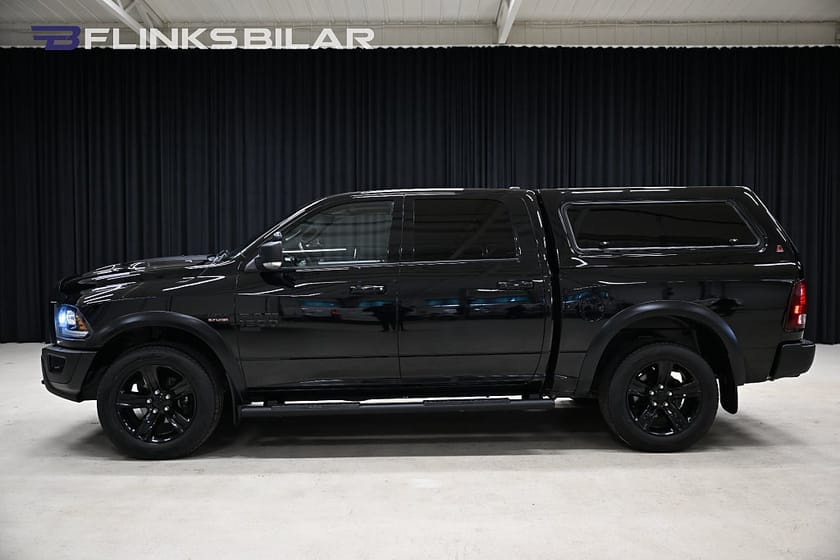 Bild 3 av RAM 1500 Crew Cab 5.7 V8 HEMI 4x4 395HK Warlock|Kåpa|Drag|EnÄgare|Leasbar