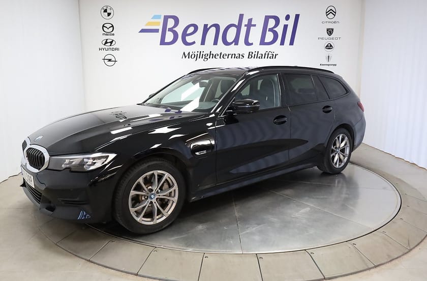 Bild 4 av BMW 330e Touring Sport line | Navi | Dragkrok | Backkamera |