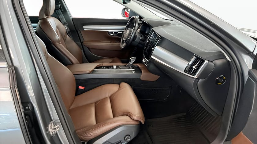 Bild 3 av Volvo V90 D4 AWD MOMENTUM 190HK VOC DRAG ADVANCED EDITION