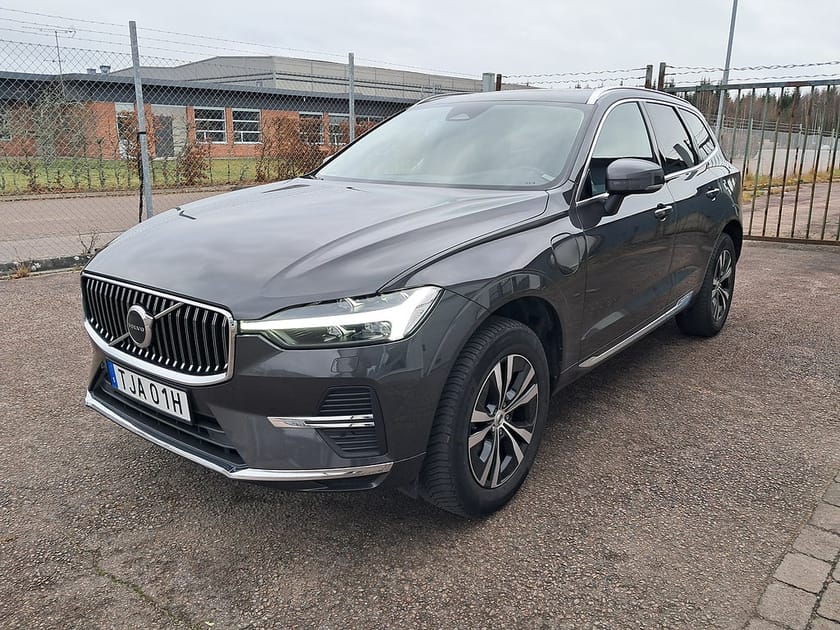 Bild 3 av Volvo XC60 T6 Recharge Core Edition plug in AWD 350HK 4x4 Panorama