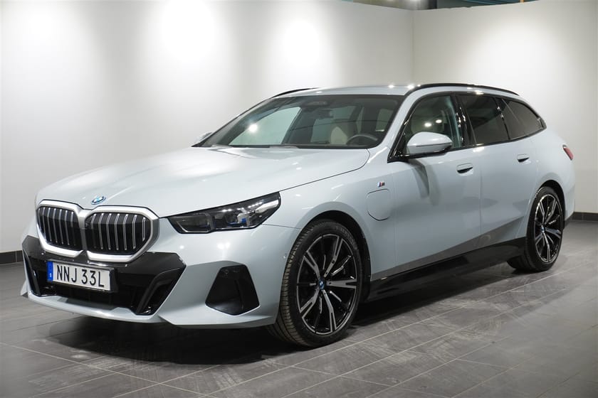 Bild 1 av BMW 530e xDrive Touring M Sport Business Edt Innovation HUD Drag H K DAP PA
